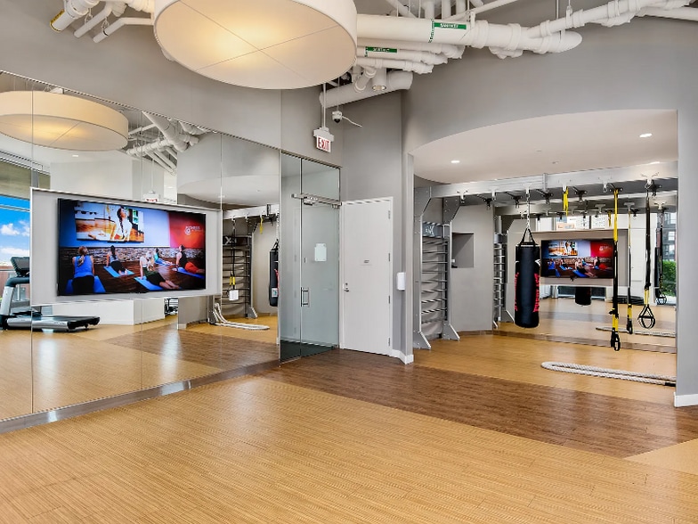 Building Photo - 1053 S State St