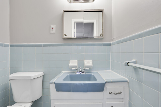 Halfbath located in Bedroom 1 - 609 Kimberly Ln NE