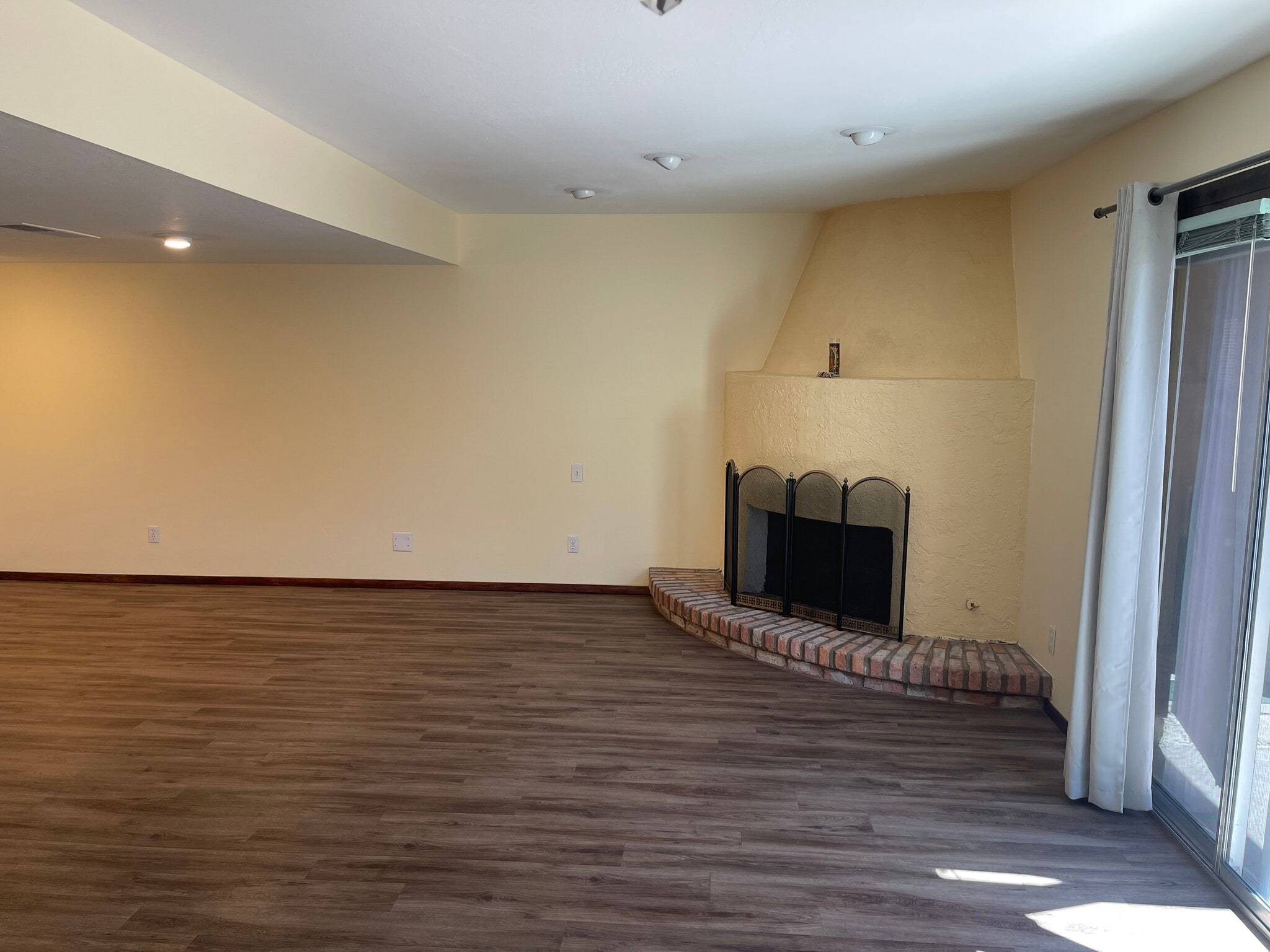 Building Photo - 6533 N 7th Ave