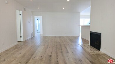 Building Photo - 1650 S Bentley Ave