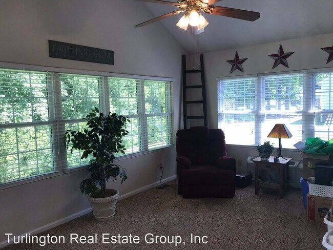 Building Photo - 3 br, 2 bath House - 165 Devin Drive