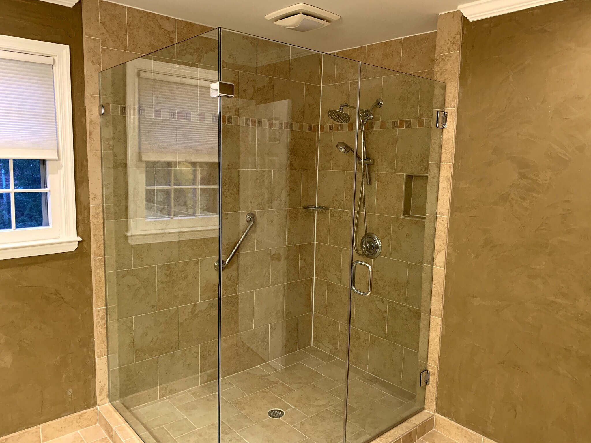 Hall Bath - 54 Parchment Dr