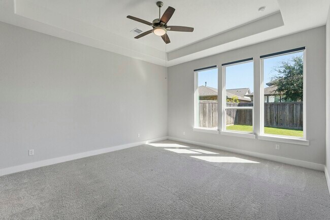 Building Photo - 15822 Pilot Knob Dr