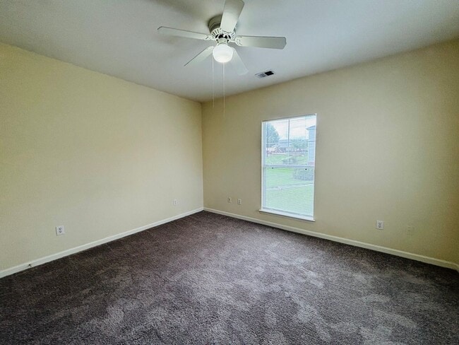 Building Photo - 215 S Knollwood Dr