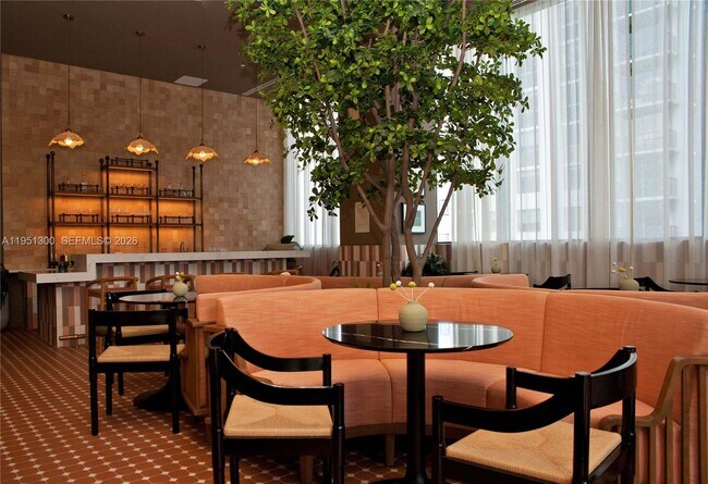 Building Photo - 11 NE 6th St