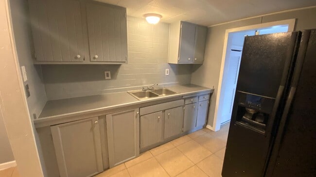 Building Photo - COMING SOON.  2 Bedroom Home for Rent in popular Peoria Heights location!