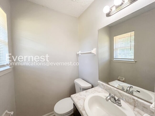 Building Photo - 3565 Corsica Dr