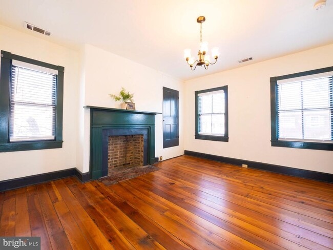 Building Photo - 703 S Loudoun St