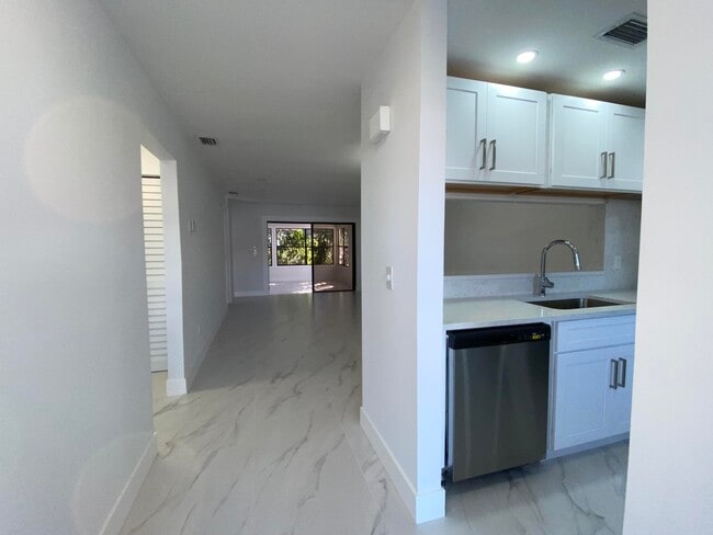 Building Photo - 267 NW 36th Ave