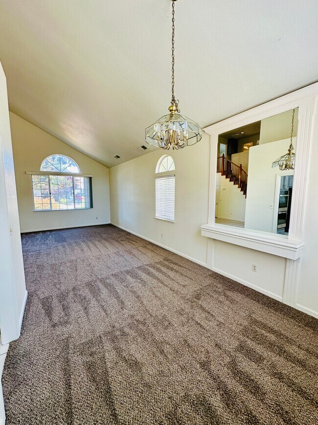 Building Photo - 5805 Devon Dr