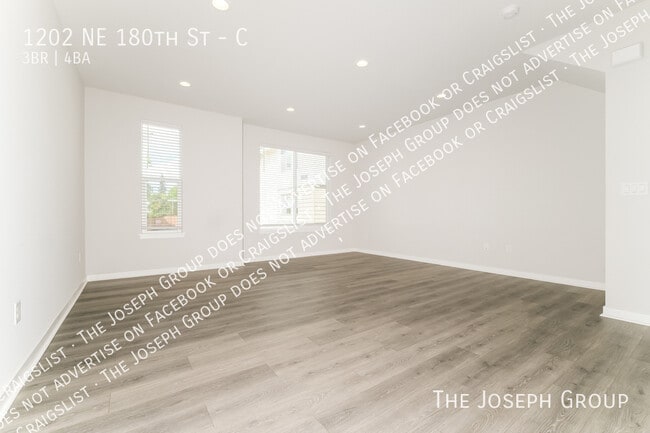 Building Photo - 1202 NE 180th St