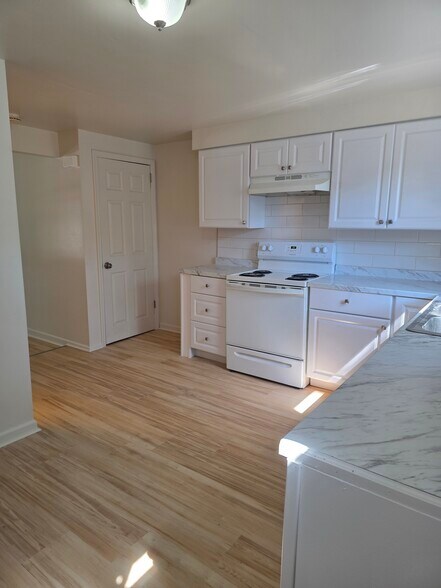 Building Photo - 130 Fairgreen Dr