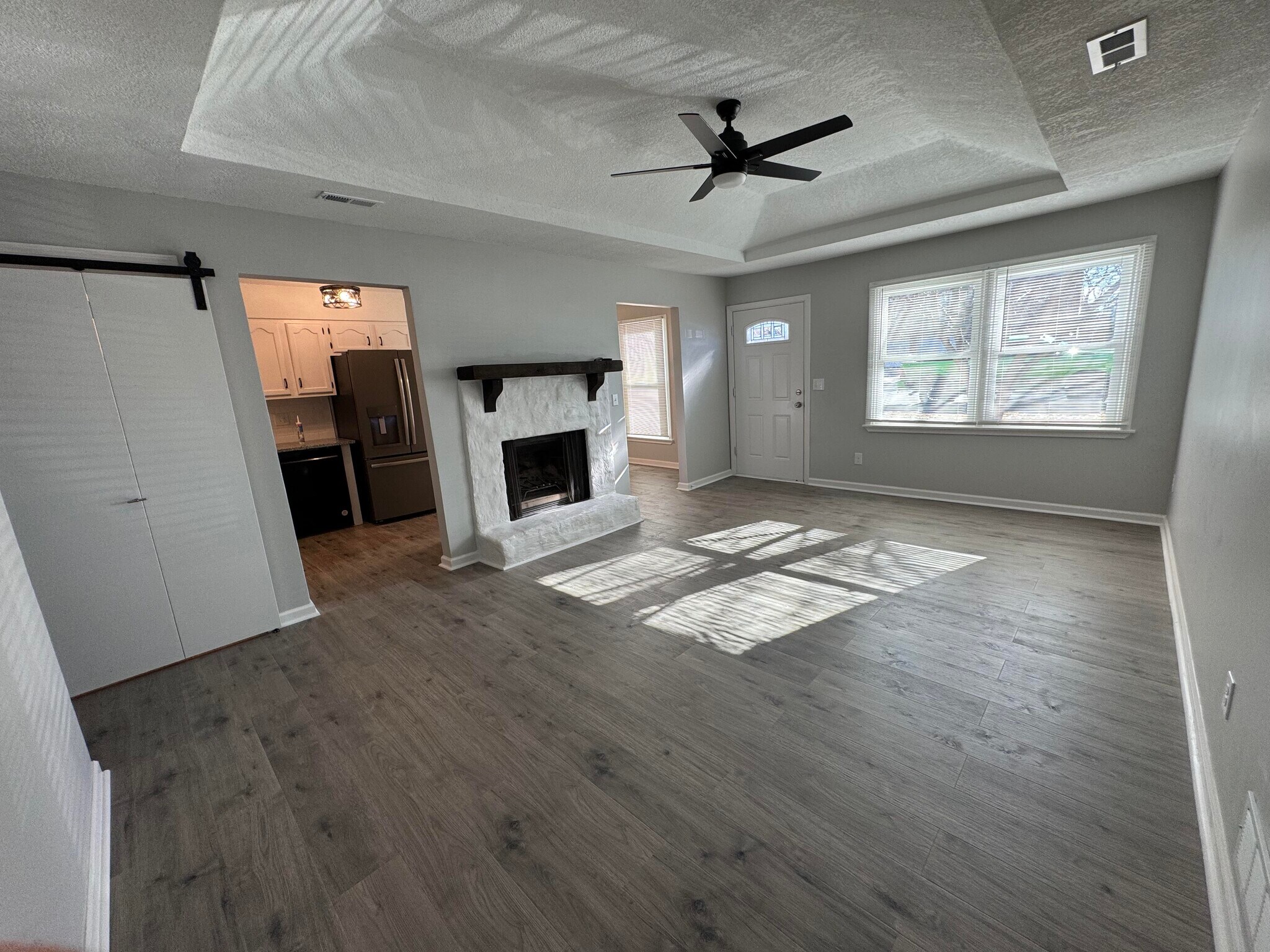 Building Photo - 1214 E Johnston St