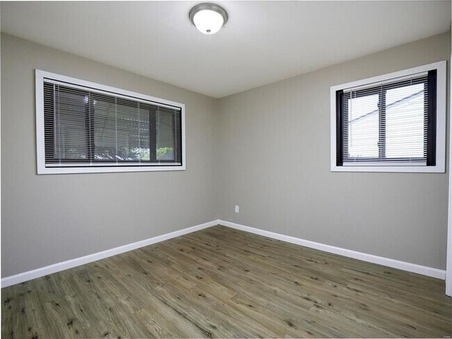Building Photo - Welcome to 8264 Morganford!