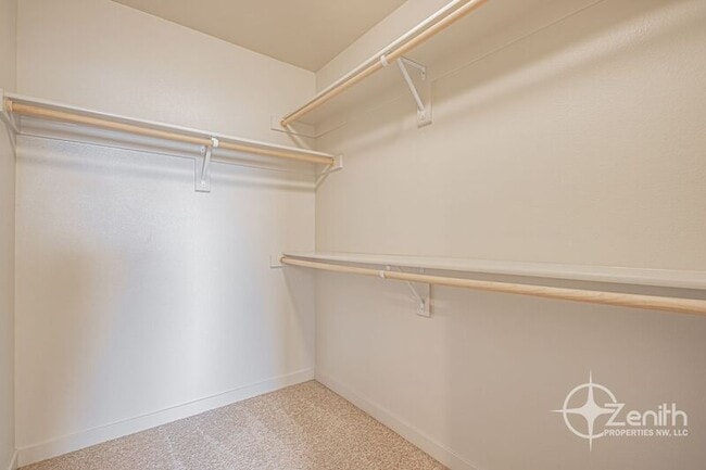 Building Photo - 12323 NE 116th Way