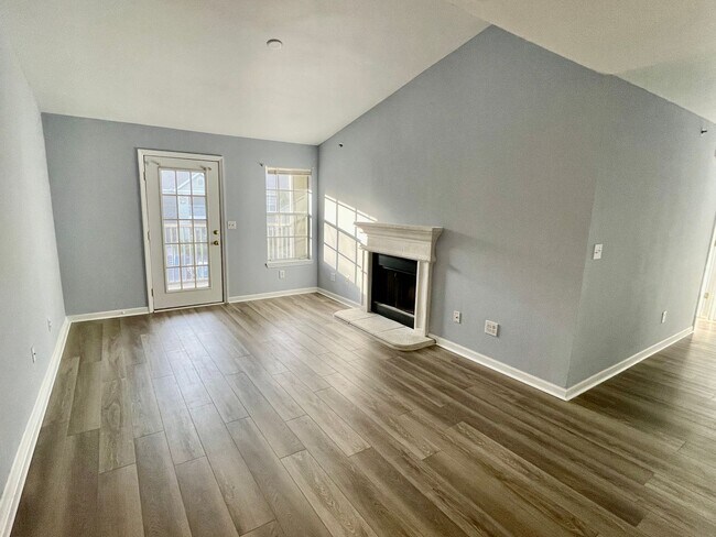 Building Photo - 31010 Paradise Cmns