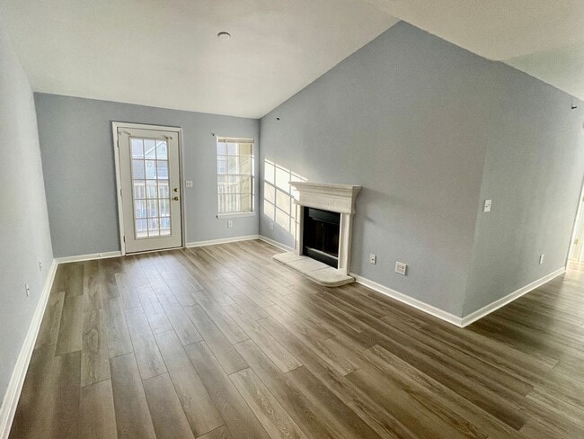 Building Photo - 422 Amelia Lakes