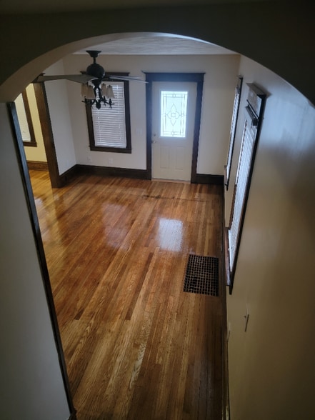 Building Photo - 1 N Phetteplace St