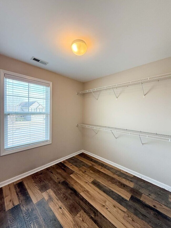 Building Photo - 164-1164 Ladden Ln