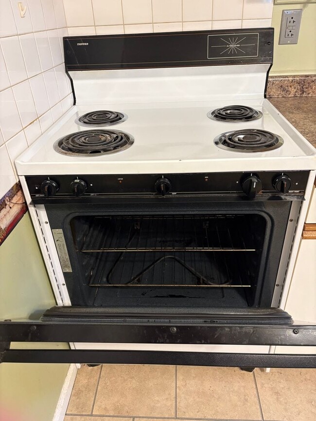 Building Photo - 933 S 4th St