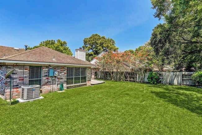 Building Photo - 7750 Springville Dr