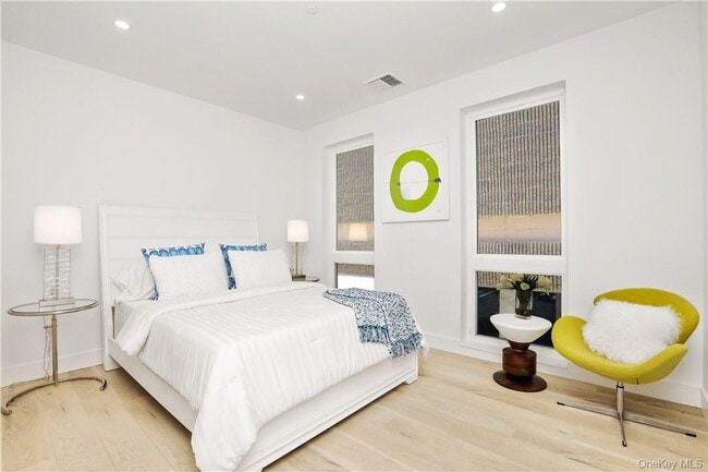 Building Photo - 145 Library Ln