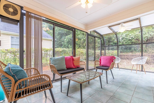 Building Photo - 630 Georgian Hills Dr