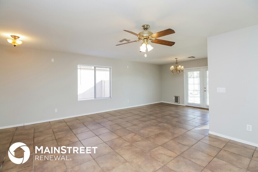 Building Photo - 8921 E Butternut Ave