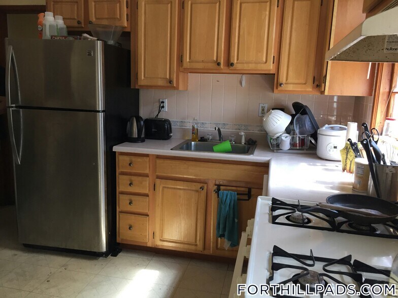 Building Photo - 49 Beech Glen St