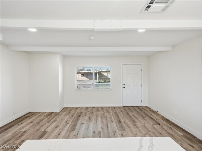 Building Photo - 604 Stanford St