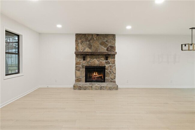 Building Photo - 1487 Springwood Dr SE