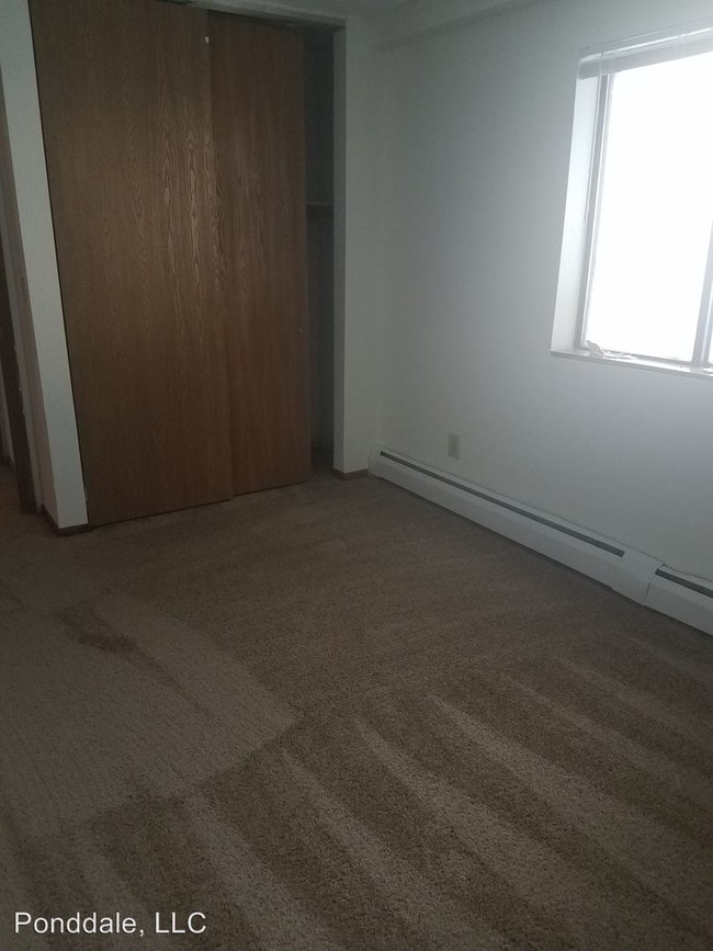 Building Photo - 10630 Tamarack St NW