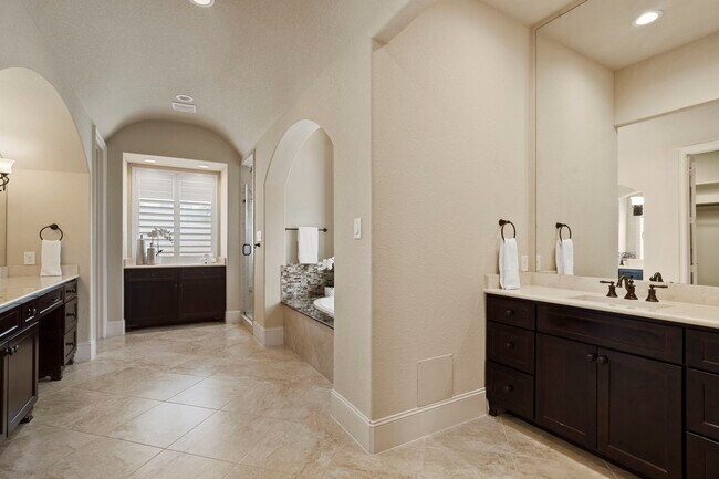 Building Photo - 622 Pink Azalea Trail