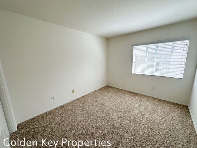 Building Photo - Beautiful spacious home in Mariners Point ...