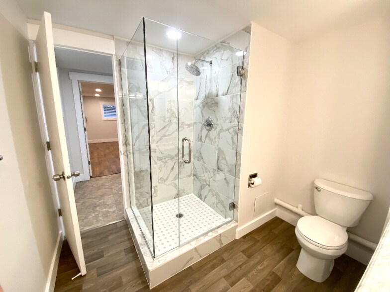 Building Photo - 315 SE 151st Ave