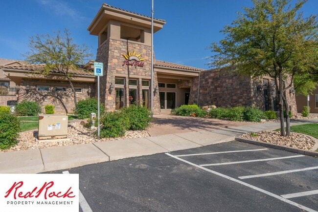 Building Photo - Beautiful 3 bedroom, 2.5 bathroom Townhome...