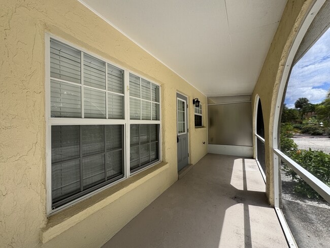 Building Photo - 420 Palmetto Ct