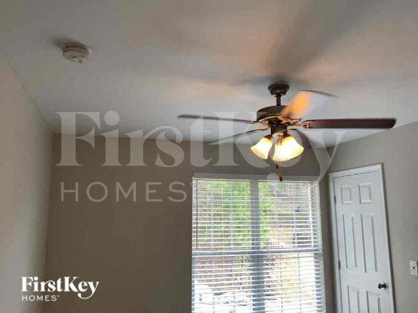 Building Photo - 4932 Kerri Ln