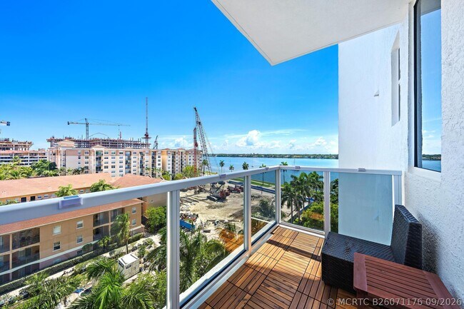 Building Photo - 1617 N Flagler Dr