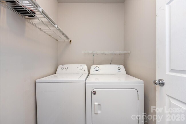 Building Photo - 1225 Kennon St