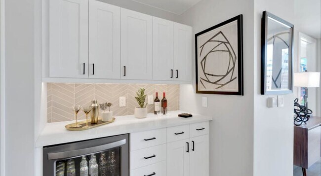 Building Photo - 1995 Wewatta St