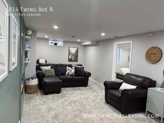 Building Photo - 5814 Ewing Ave N