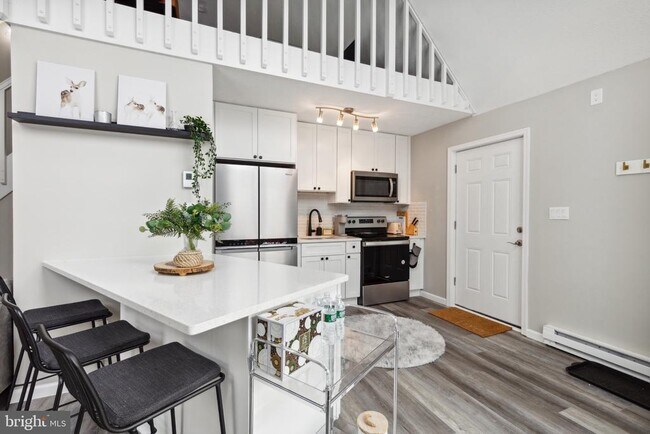 Building Photo - 20 Iowa Rd