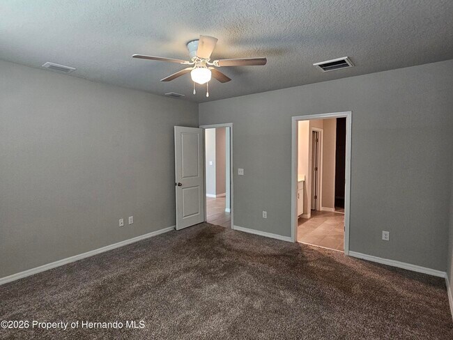 Building Photo - 2353 Glenridge Dr