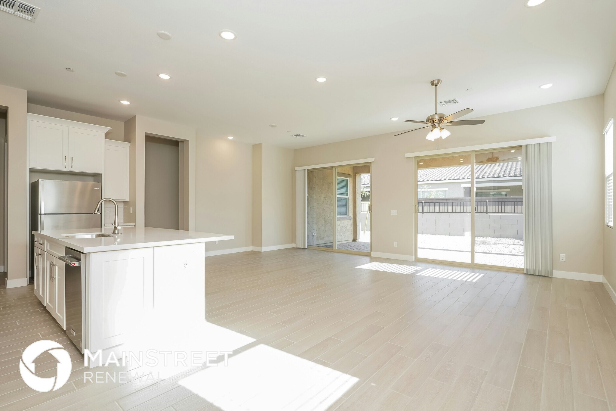 Building Photo - 14066 W Desert Flower Dr