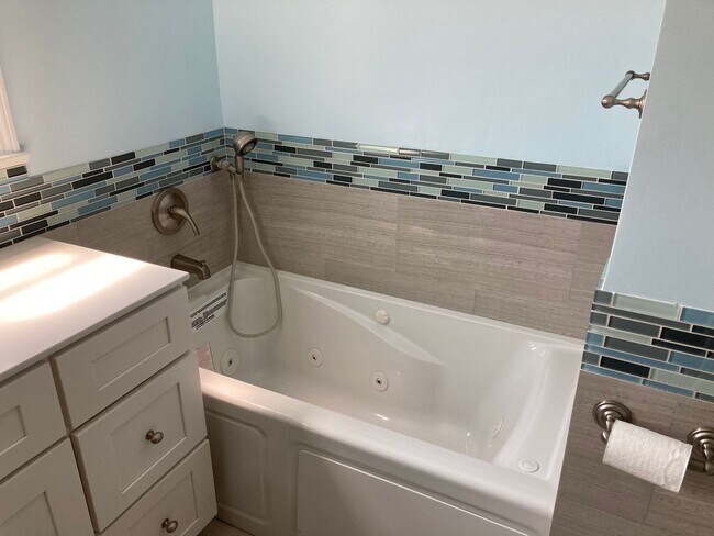 Building Photo - Santa Monica 3bd 2ba