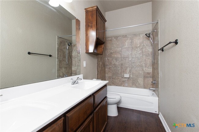 Building Photo - 502 Sladecek Dr