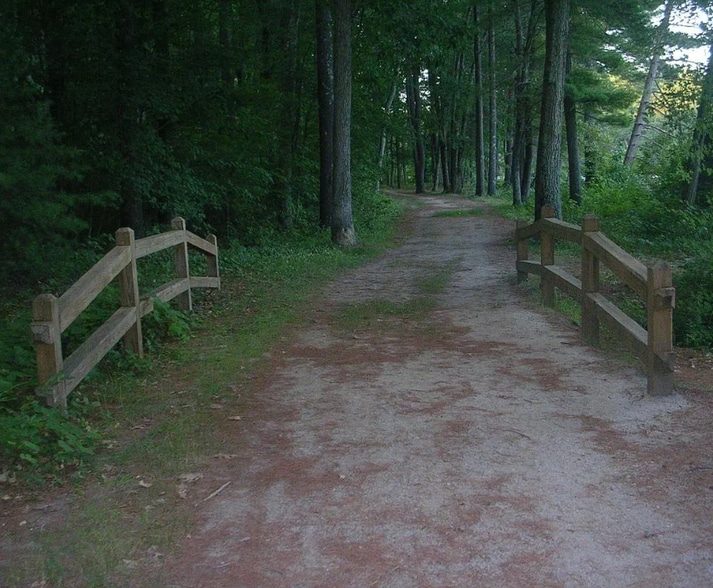 Walking trail - 55 Bartemus Trl