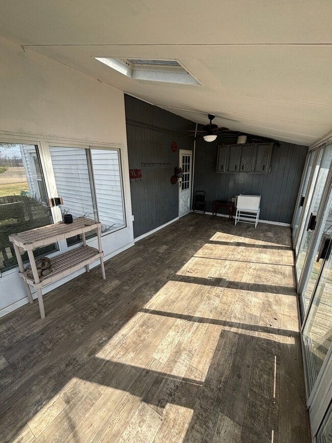 Building Photo - 4 Bedroom, 2 Bathroom House