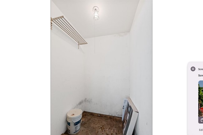 Building Photo - Updated one bedroom condo in heart of Austin!